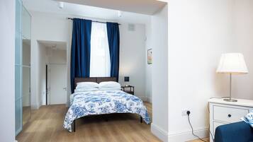 Iron/ironing board, free WiFi, bed sheets