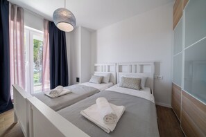 3 chambres, fer et planche  à repasser, Wi-Fi, draps fournis