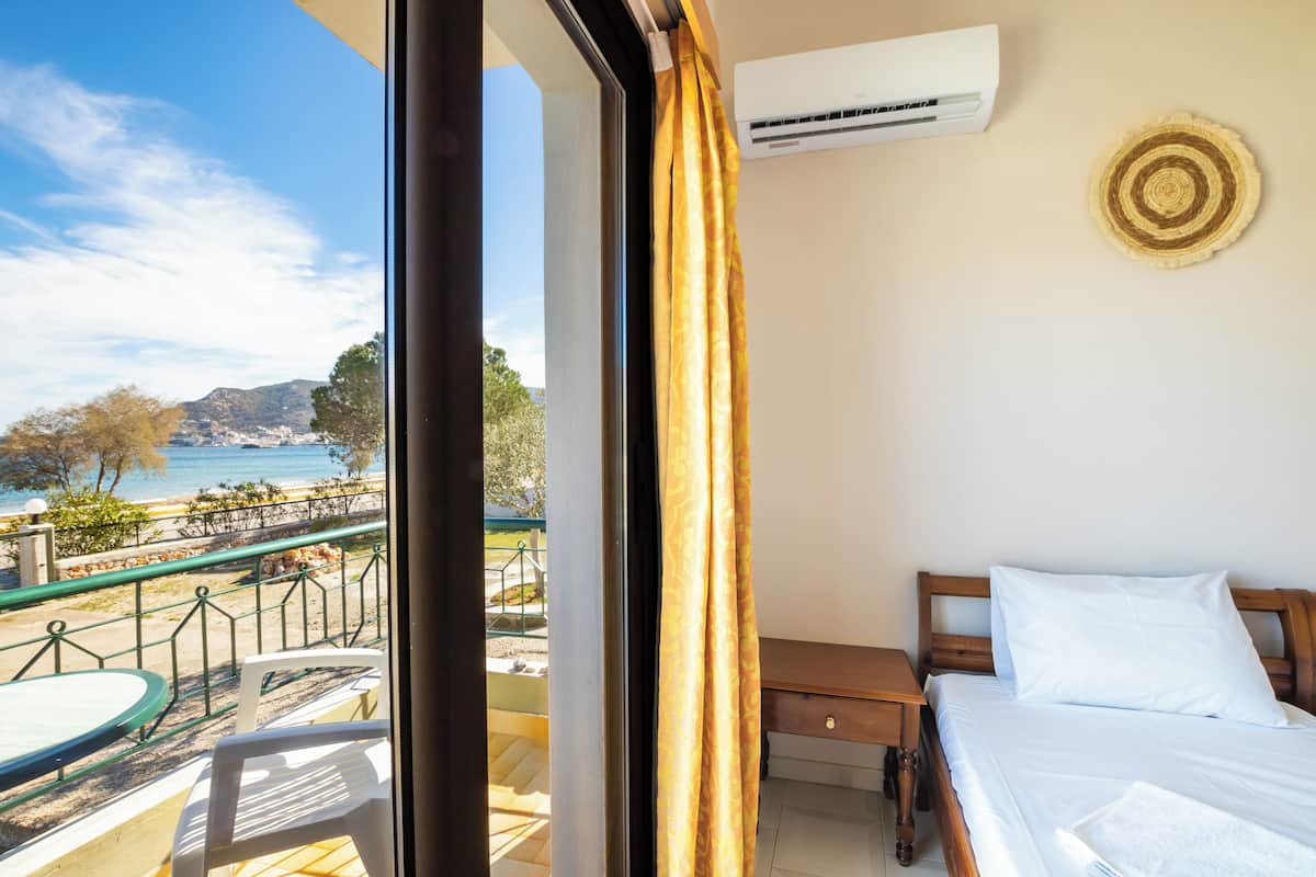 Basic Double Room, Sea View | Desk, laptop workspace, soundproofing, free WiFi