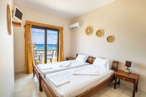 Bureau, espace de travail pour ordinateur portable