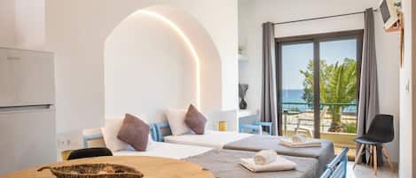 Basic Double Room, Sea View | Desk, laptop workspace, soundproofing, free WiFi