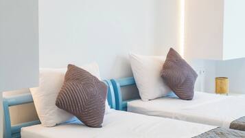 Basic Double Room, Sea View | Desk, laptop workspace, soundproofing, free WiFi