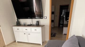 Fernseher, Stereoanlage