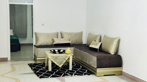 3 bedrooms, iron/ironing board, travel cot, free WiFi