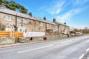 Exterior - Woodside Cottage - North East Escapes (Rochester)