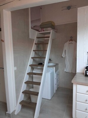 Towels, toilet paper