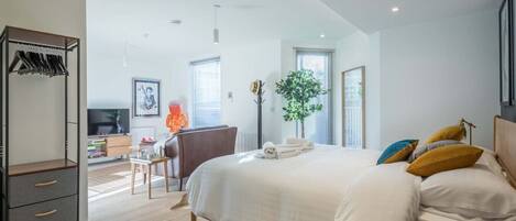 1 chambre, bureau, fer et planche à repasser, Wi-Fi