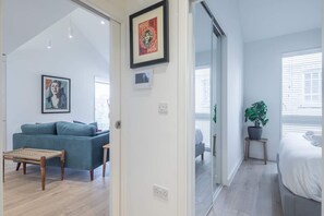 1 bedroom, desk, iron/ironing board, WiFi