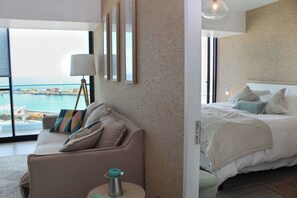 Iron/ironing board, Internet, bed sheets