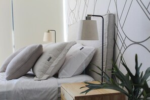1 habitación, tabla de planchar con plancha, wifi y ropa de cama