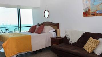 1 slaapkamer, een strijkplank/strijkijzer, wifi, beddengoed