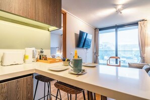 Fridge, microwave, oven, stovetop - HOM I 1D1B, Calefaccion Central, Piscina temperada, WiFi, Estacionamiento (Puerto Varas)