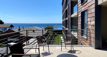 HOM I Terraza con vista parcial al Lago