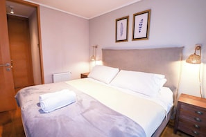 1 bedroom, iron/ironing board, WiFi, bed sheets - HOM I Calefacción Central, Piscina, Estacionamiento (Puerto Varas)