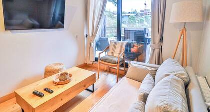 HOM I Terraza con vista parcial al Lago