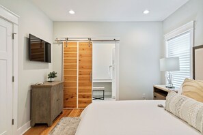 5 室のベッドルーム、アイロン / アイロン台、WiFi、ベッドシーツ