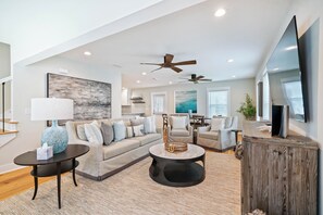 智能電視、電子遊戲、書籍