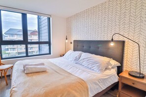 2 chambres, fer et planche à repasser, Wi-Fi, draps fournis