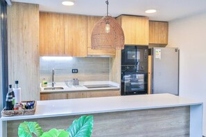 Fridge, microwave, oven, stovetop - HOM I Cerca del Lago I Costanera I Parking I Centro (Puerto Varas)