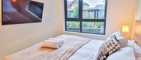 2 bedrooms, iron/ironing board, WiFi, bed sheets