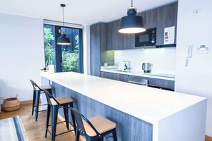 Fridge, microwave, oven, stovetop