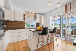 Fridge, microwave, oven, stovetop - Villa Magdalena Zadar Villas (Donja Jagodnja)