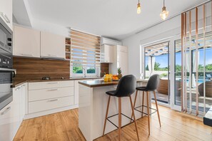 Fridge, microwave, oven, stovetop - Villa Magdalena Zadar Villas (Donja Jagodnja)