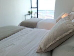 2 bedrooms, iron/ironing board, WiFi, bed sheets