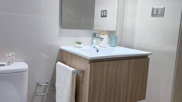 Doccia, asciugacapelli, asciugamani