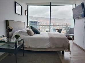 1 bedroom, desk, iron/ironing board, WiFi