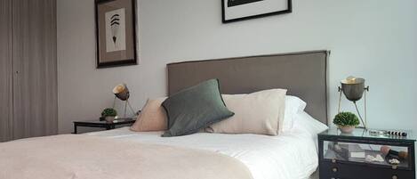 1 bedroom, desk, iron/ironing board, WiFi