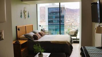 1 bedroom, desk, iron/ironing board, WiFi
