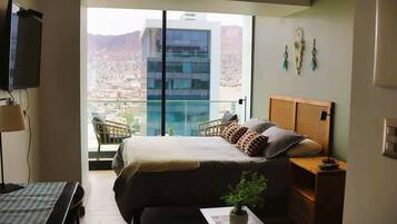 1 makuuhuone, työpöytä, silitysrauta/-lauta, Wi-Fi