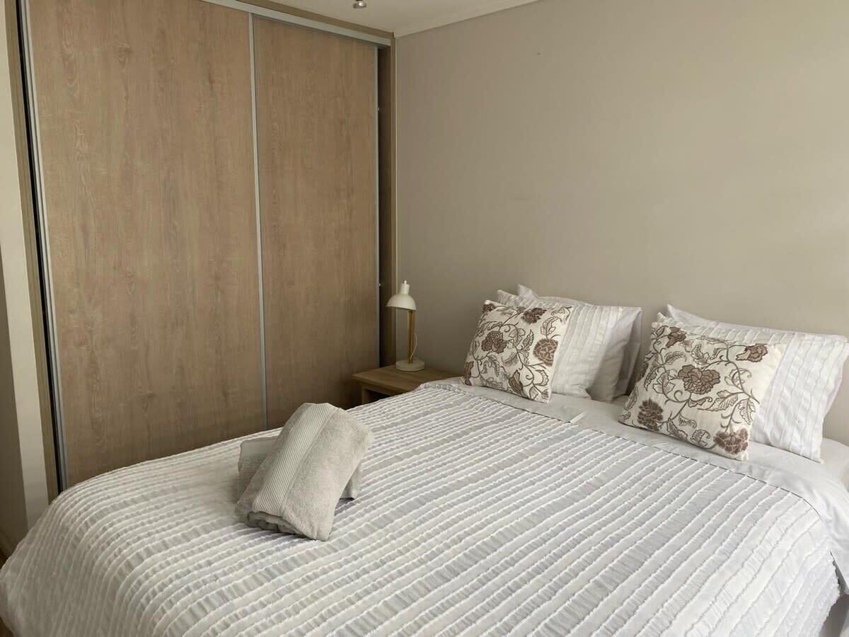 3 soverom, strykejern/-brett, wi-fi og sengetøy