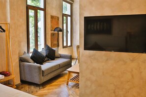 Télévision, espaces bureaux