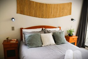 3 bedrooms, desk, iron/ironing board, WiFi