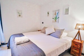 1 chambre, fer et planche à repasser, Wi-Fi, draps fournis