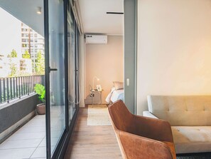 Téléviseur, bureau