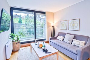 Téléviseur, bureau