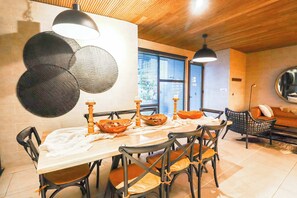 Dining - HOM I 2D2B Piscina Jacuzzi Estacionamiento Privado (Puerto Varas)