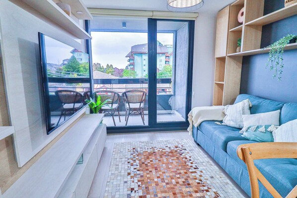 TV, offices - HOM I 2D2B Piscina Jacuzzi Estacionamiento Privado (Puerto Varas)