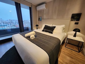2 室のベッドルーム、アイロン / アイロン台、WiFi、ベッドシーツ