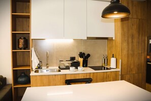 Fridge, microwave, oven, stovetop - HOM |  1D1B, Calefactor eléctrico WiFi Lavandería (Santiago)