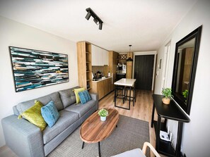 TV, offices - HOM |  1D1B, Calefactor eléctrico WiFi Lavandería (Santiago)