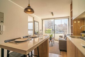 Dining - HOM l 1D1B, Wifi, Lavandería, Calefactor Eléctrico (Santiago)