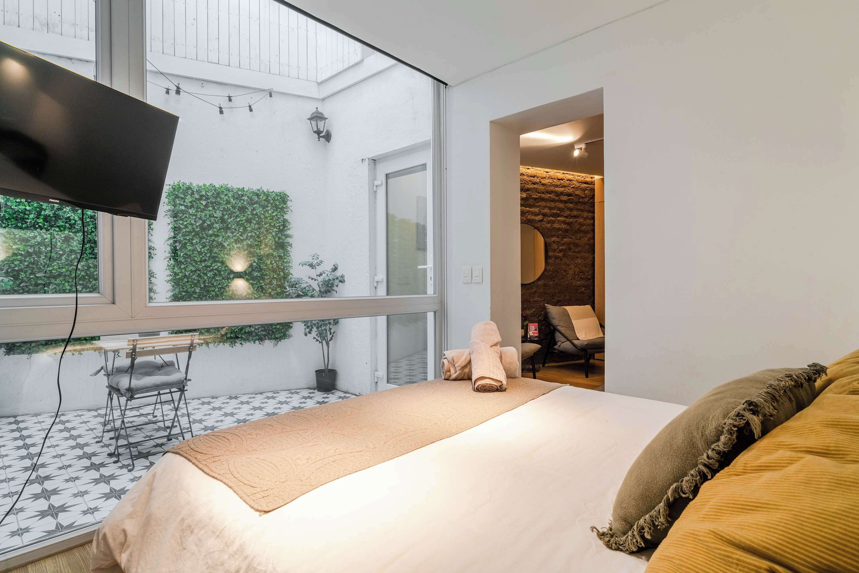 1 habitación, tabla de planchar con plancha, wifi y ropa de cama 