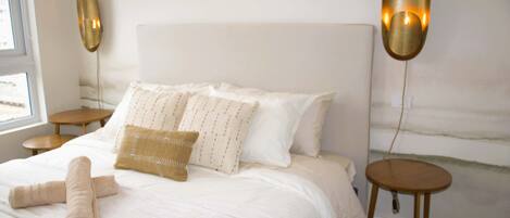 1 habitación, escritorio, tabla de planchar con plancha y wifi