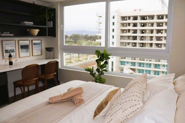 1 bedroom, desk, iron/ironing board, WiFi