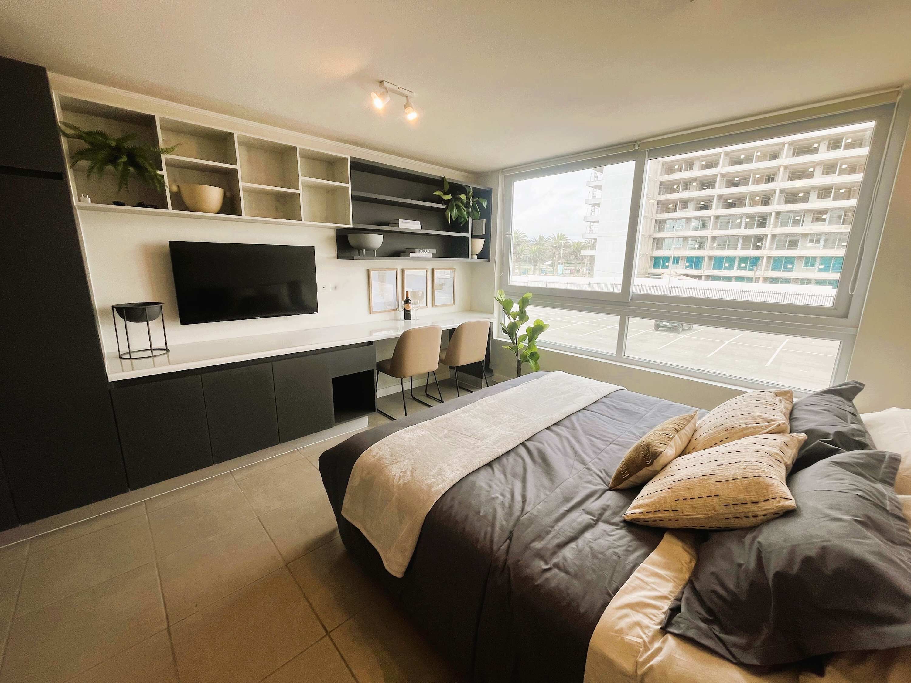 1 makuuhuone, työpöytä, silitysrauta/-lauta, Wi-Fi