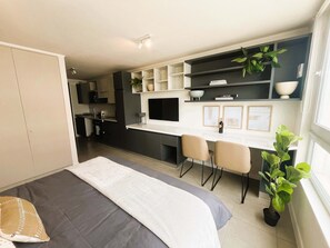 1 Schlafzimmer, Schreibtisch, Bügeleisen/Bügelbrett, WLAN